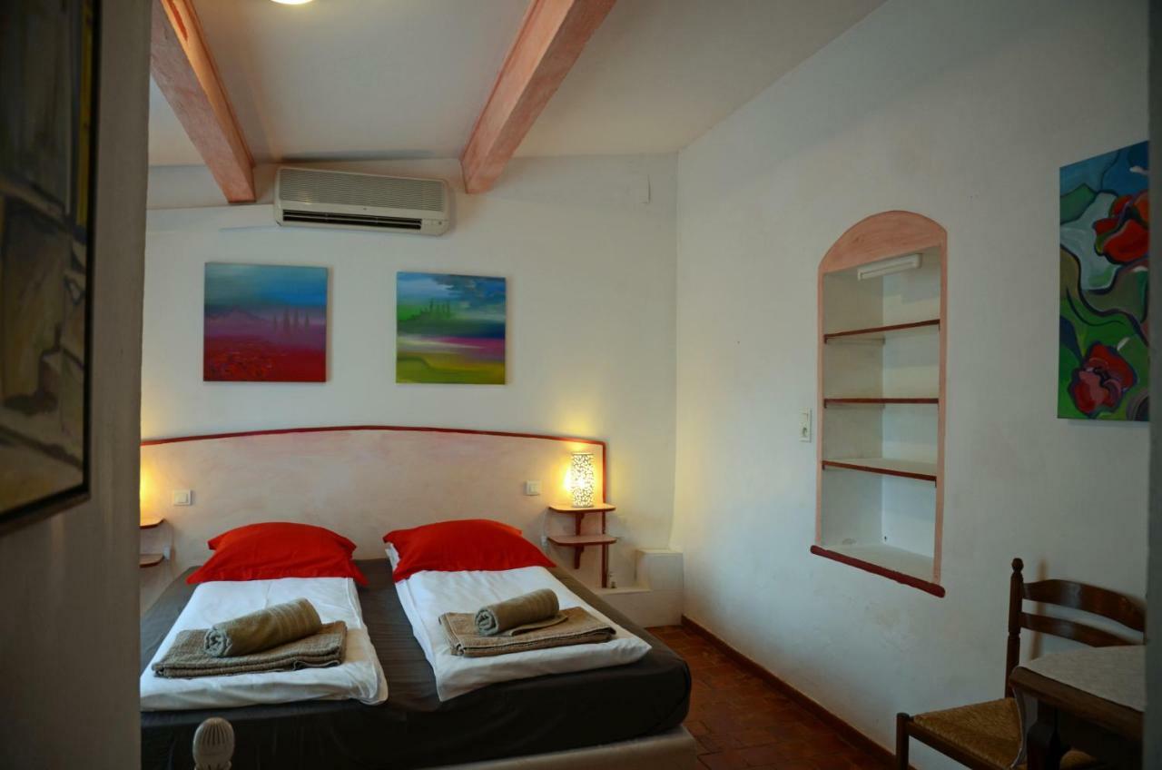 Domaine Hemmitage Daire Salernes Dış mekan fotoğraf